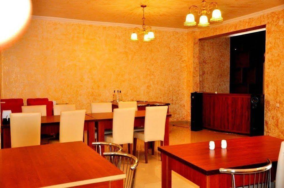 Royal Hotel Batum Dış mekan fotoğraf