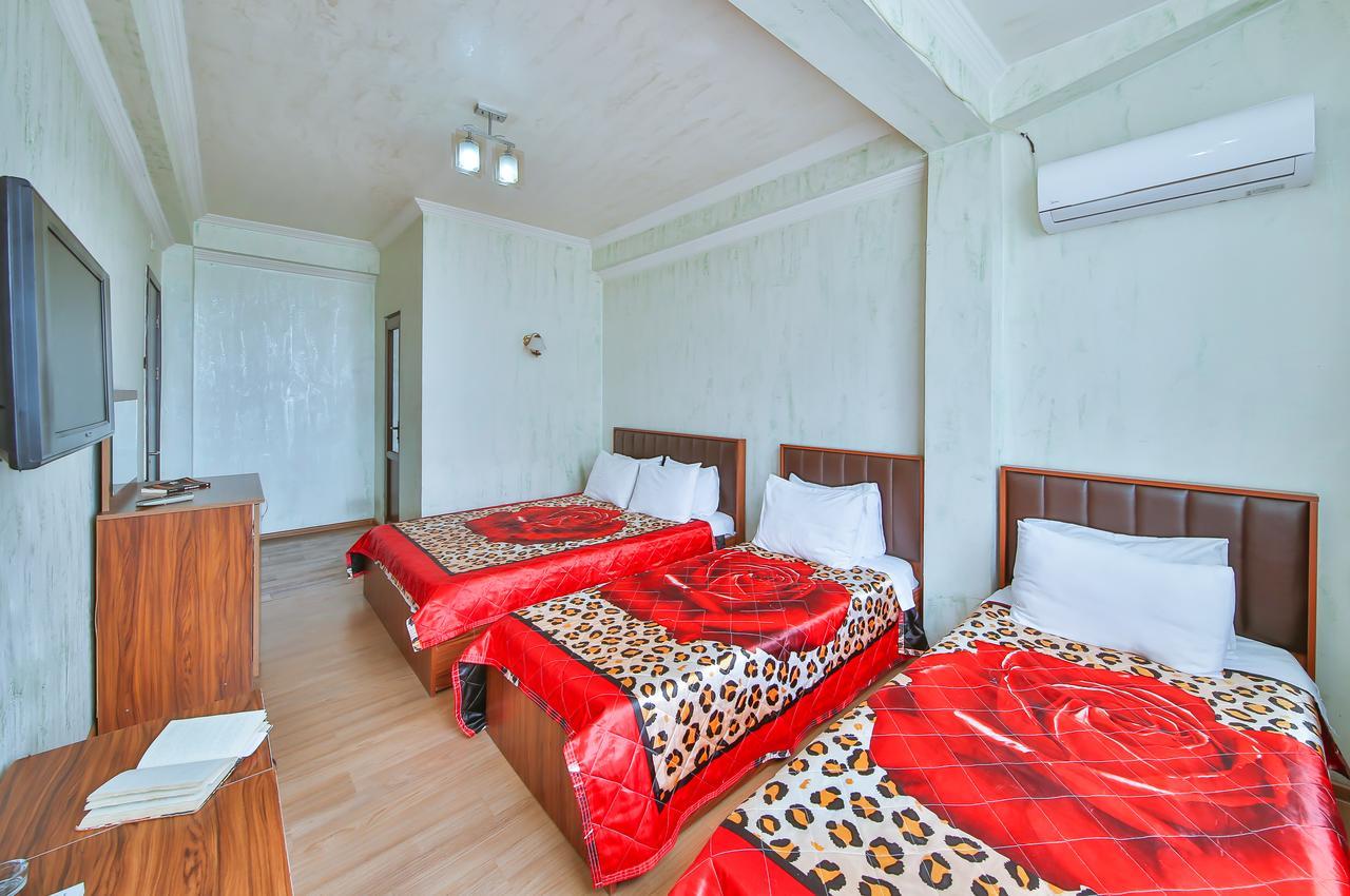 Royal Hotel Batum Dış mekan fotoğraf